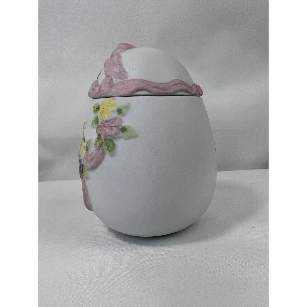 Vtg 1991 Lefton China Porcelain Egg Trinket Box w/Lid Ribbon Floral Hand Painted